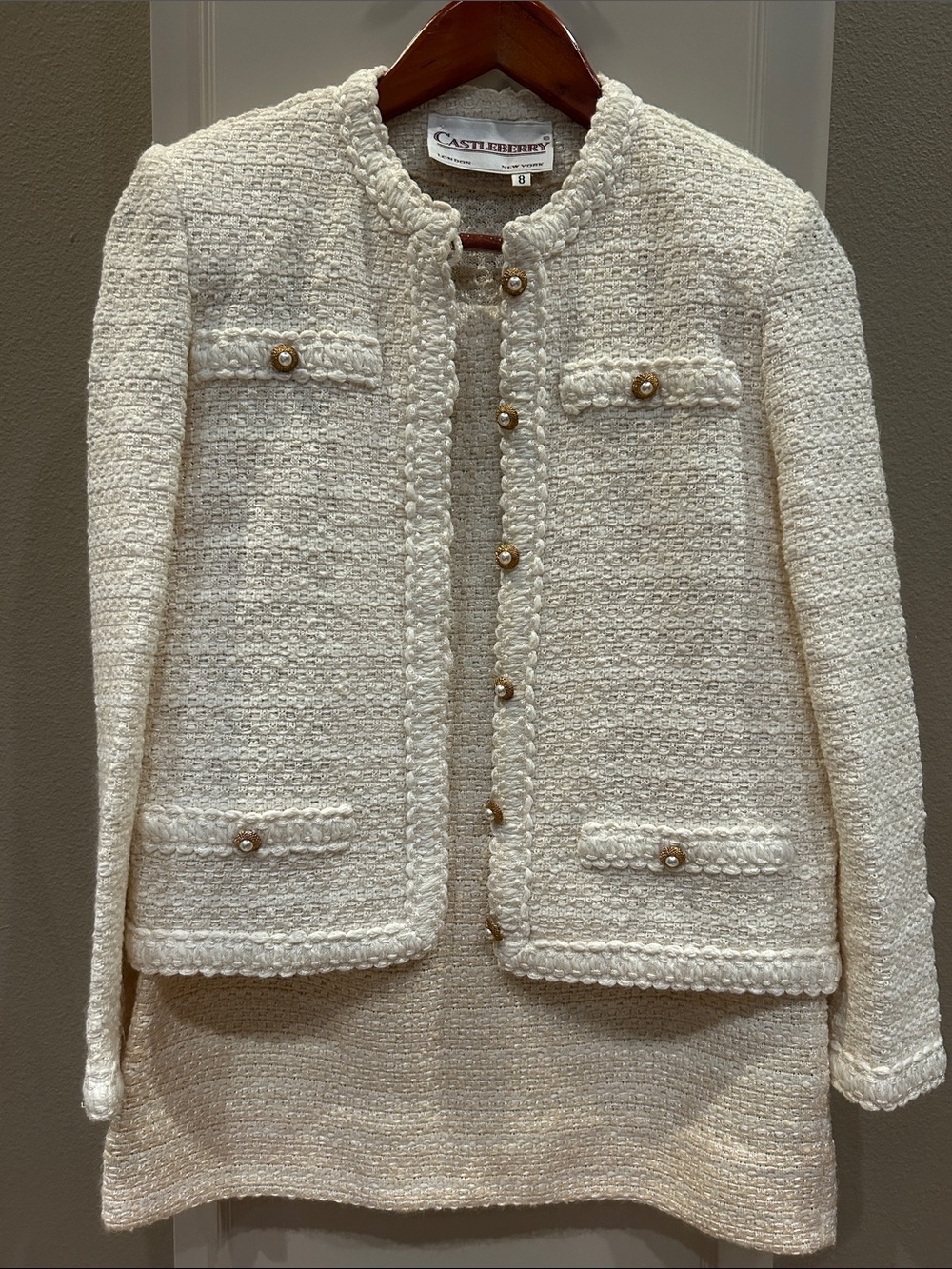 Vintage Castlebury Cream Tweed 2pc set.  Jacket with Gold Buttons.